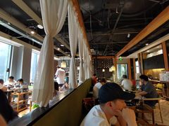 靠窗位-狐狸爱上椰子鸡(滨江星光大道店)