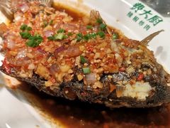 香煎大鲫鱼-费大厨辣椒炒肉(高铁吾悦广场店)