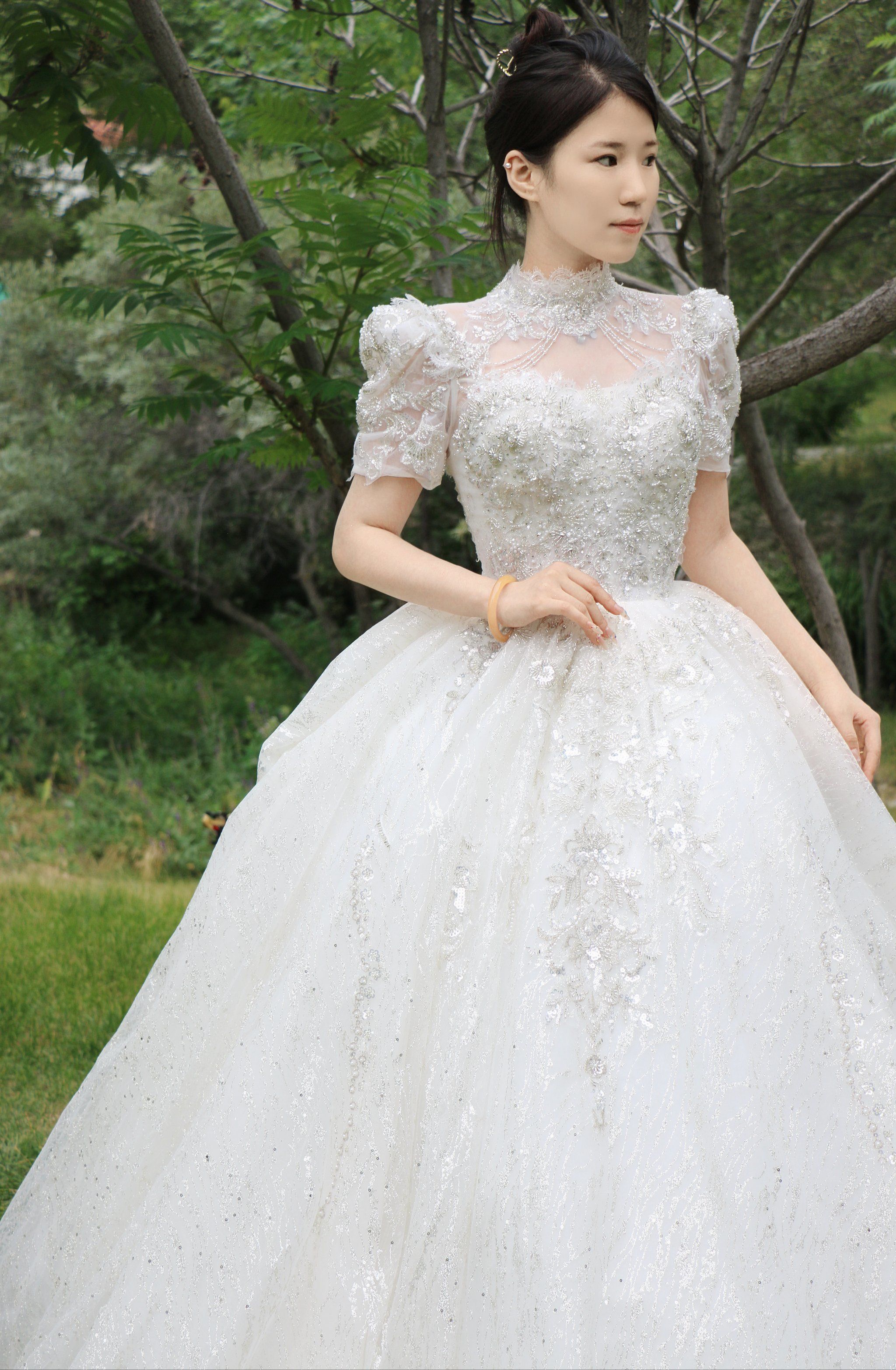 齐地婚纱怎么选