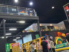 -嘿哟动霸CHUA·新潮玩运动娱乐中心·蹦床滑冰团建乐园