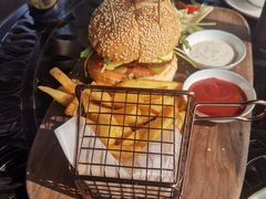 招牌牛肉汉堡-自然食集西餐厅(泰晤士小镇店)