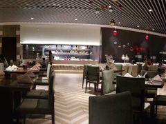 大堂-筠咖啡西餐厅(上海国展宝龙丽筠酒店)