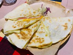 鸡肉凯撒迪亚芝士饼-遇见西木美式餐厅(体育路店)