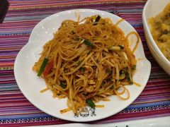 -香巴拉云南餐厅(华莱坞店)