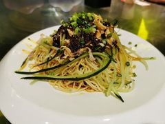 鸡丝凉面-舌尖上的食缘花园主题餐厅