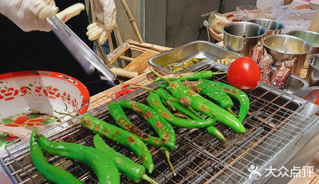 在长沙就能吃到正宗贵州酸汤火锅！！