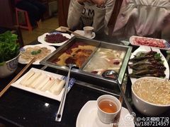 -百年川椒重庆老火锅(光谷店)