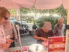 -詹爷爷乌节路街头冰淇淋