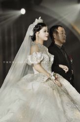 -LOVINA洛维娜婚纱礼服