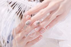 渐变-月野兔日式美睫美甲