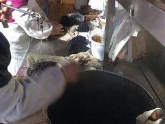 -芳婆糕团店(王府大街店)