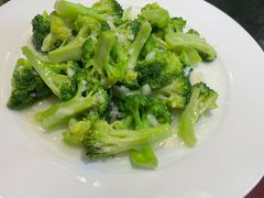 蒜茸西兰花-九头鸟酒家(东高地店)