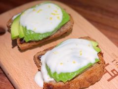 牛油果烤面包配酸奶-1861意大利餐厅(文化广场店)