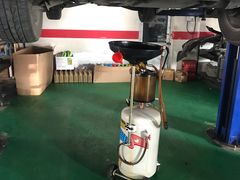 -畅通航行汽车钣金喷漆 无痕修复·局部喷漆