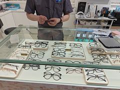 -美式眼镜·授权蔡司.依视路.尼康.豪雅.明月(南翔印象城店)