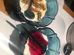 希腊草莓酸奶&希腊核桃蜂蜜酸奶-HELLO MUSAE 拾光缪斯餐厅·纯正希腊风味(苏州中心店)
