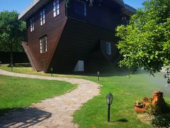 -金山农民画村-枫泾波兰倒置屋