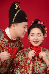 -雪中彩影婚纱摄影·微光艺术中心