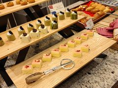 -怡豪大饭店·银顶旋转餐厅