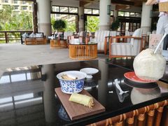 -亚龙湾喜来登·美景台大堂吧