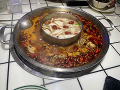 -巴隆门重庆老火锅(太湖路店)