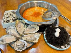 -老何家后安粉·糟粕醋海鲜火锅(三亚湾椰梦长廊店)