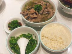 -犇逸·乐山跷脚牛肉·四川现炒(览海店)