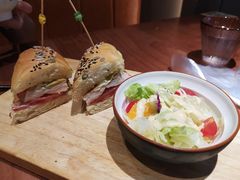 -POKEE VIA&Brunch·维娅(重庆来福士店)