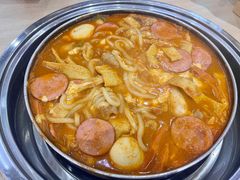 -三清洞摩西韩式年糕火锅(威高广场店)