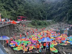 -安吉龙王山峡谷漂流