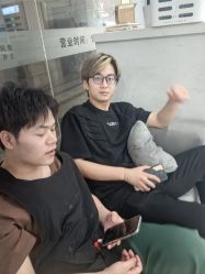 -镁连社·美联社