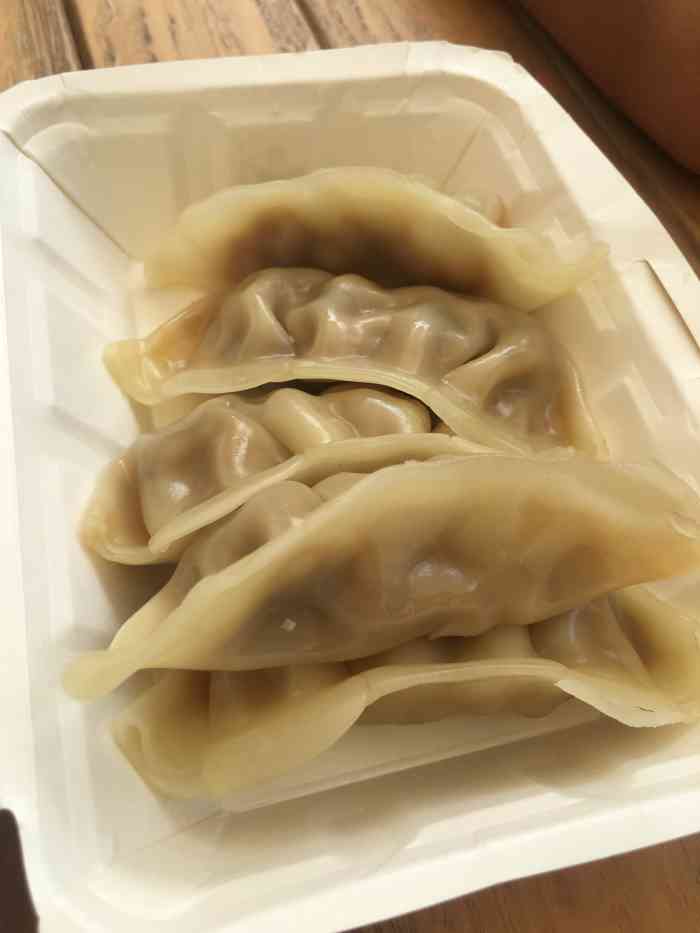 三米粥铺(郑东商业中心店)-"蒸饺很不错 皮蛋瘦肉粥浓稠清淡适中 烧.