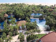 -三亚湾海居铂尔曼度假酒店