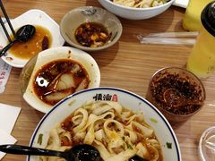 -顺溜·手工刀削面·黑金店(铜锣湾店)