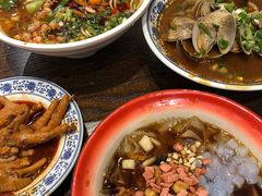 -爆炸头阿姨小四川正宗川味小吃(无任何分店)