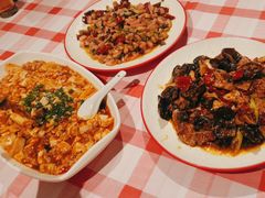 -洪霞餐馆·川菜·鲜货现炒(两江春城店)