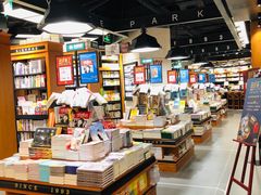 -西西弗书店&矢量咖啡(凯德晶萃广场店)