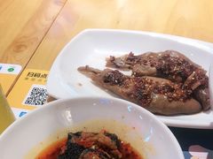 -呷佬·长沙手工米粉(金沙江路店)