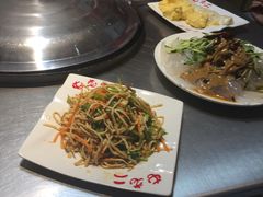 -屯老二农家铁锅炖·行业领军者(梅江店)