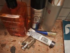 -桔子酒店(上海西藏北路地铁站店)