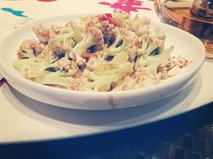 五花肉炒菜花-老街坊美食汇(玉兰大街店)