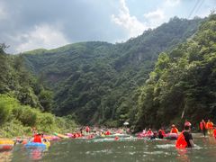 -安吉龙王山峡谷漂流