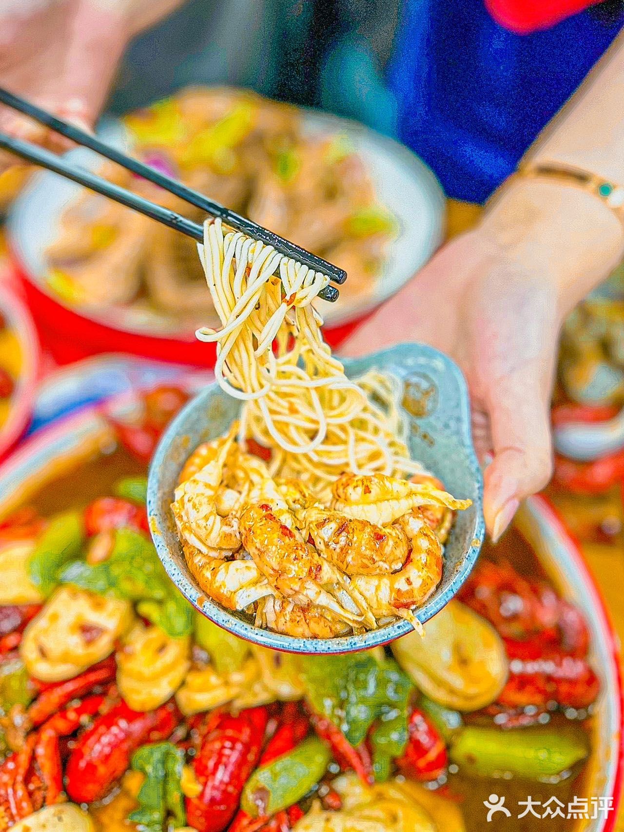 在这个夏天，你是否想要一份可口的小龙虾？