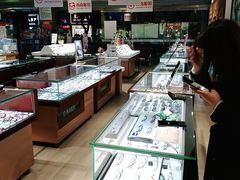 -西南眼镜·蔡司·依视路战略合作店(南街店)