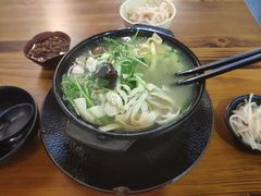 -丽虹云南过桥米线(兴工街店)