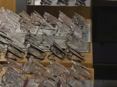-优医视平价眼镜蔡司依视路折扣工厂店(十里堡店)