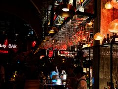 -FOUR PLAY BAR