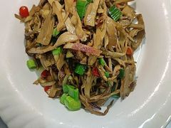-园中园美食城
