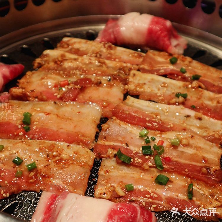 广州美食丨降温天，到氛围感十足的烧小小吃烤肉啦〜