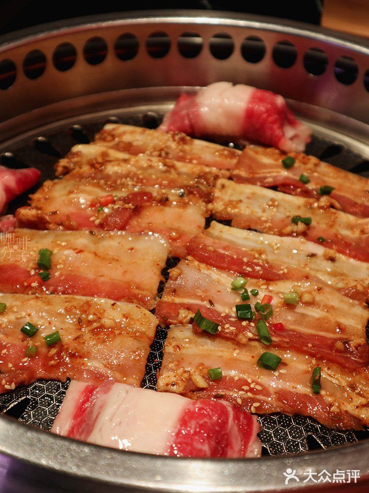 广州美食丨降温天，到氛围感十足的烧小小吃烤肉啦〜